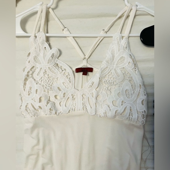 Two tanks - Picture 2 of 3